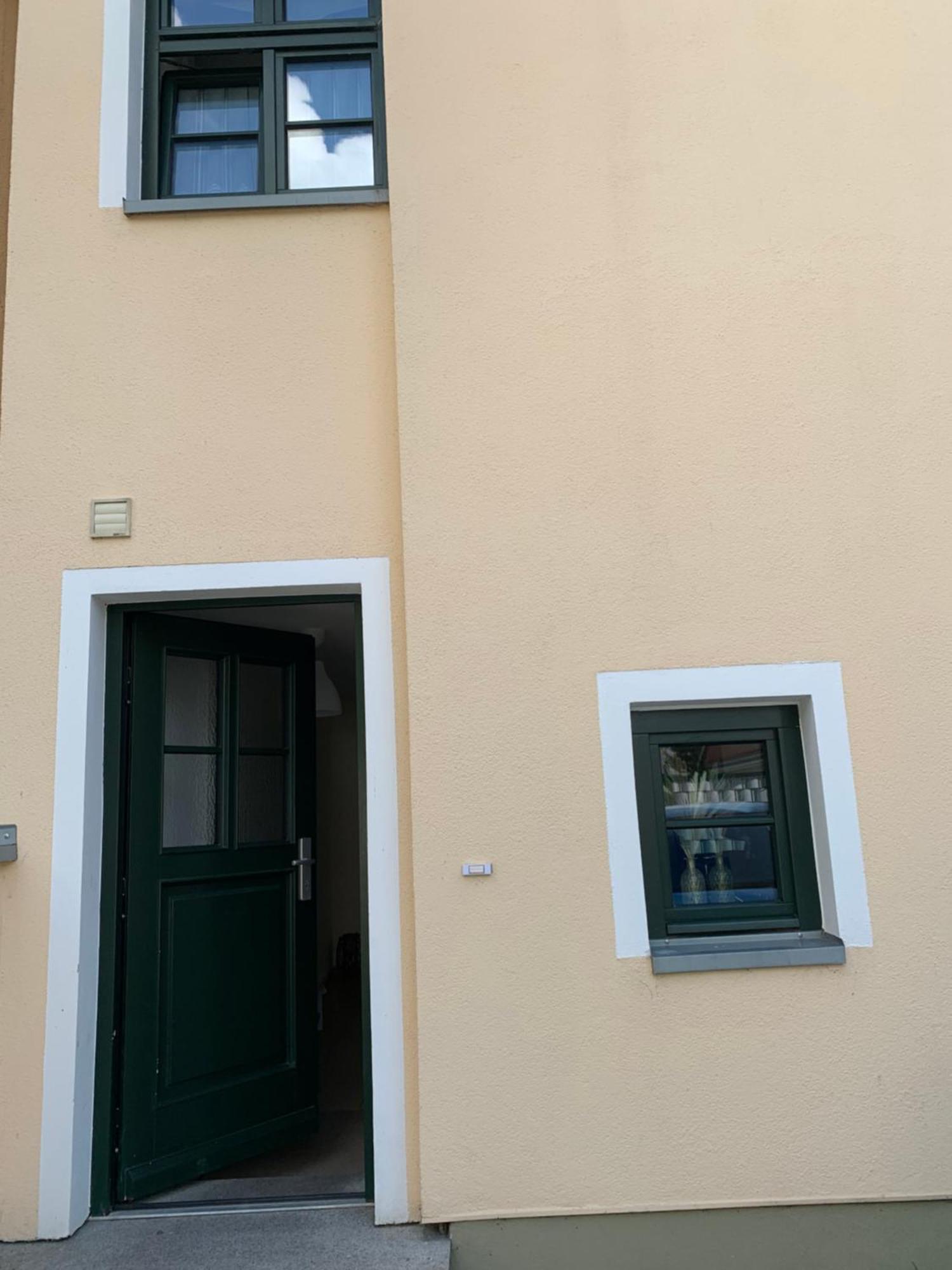 City-Apartment Mit Parkplatz & Fahrradraum! Nur 300M Zum Stadthafen Schwerin  Exterior foto